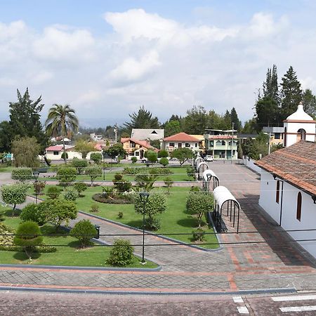 Hostal El Parque Табабела Екстериор снимка