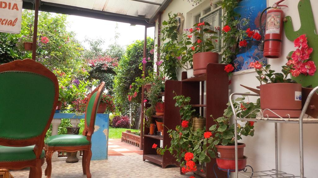 Hostal El Parque Табабела Екстериор снимка