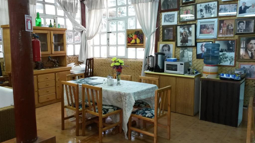 Hostal El Parque Табабела Екстериор снимка
