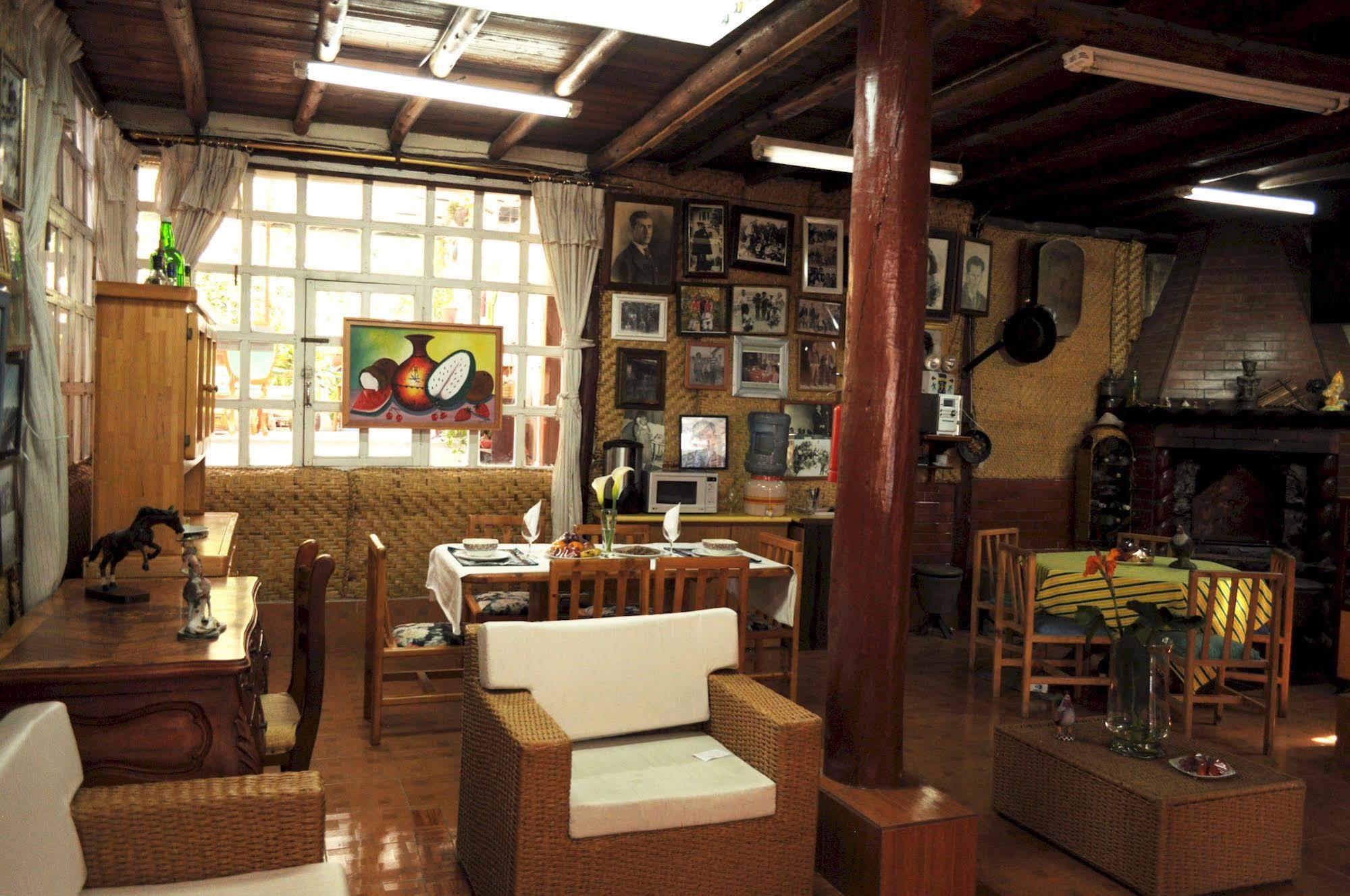 Hostal El Parque Табабела Екстериор снимка