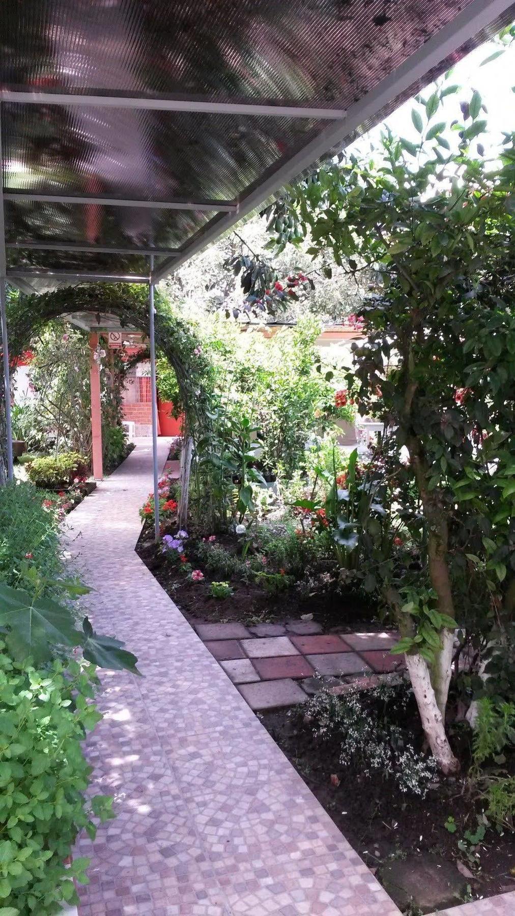 Hostal El Parque Табабела Екстериор снимка